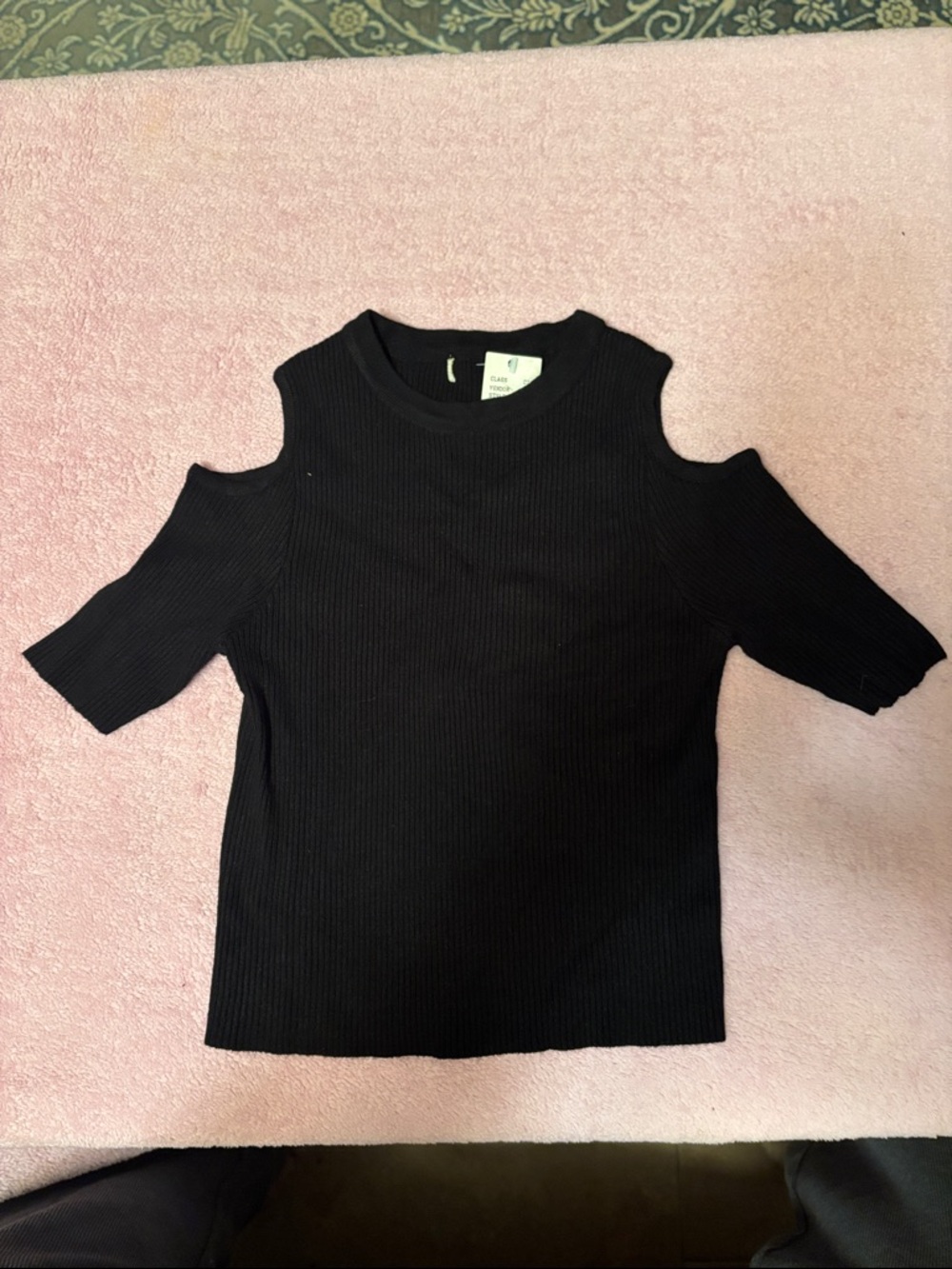 Woman's Black Cold-Shoulder Ribbed Tee
